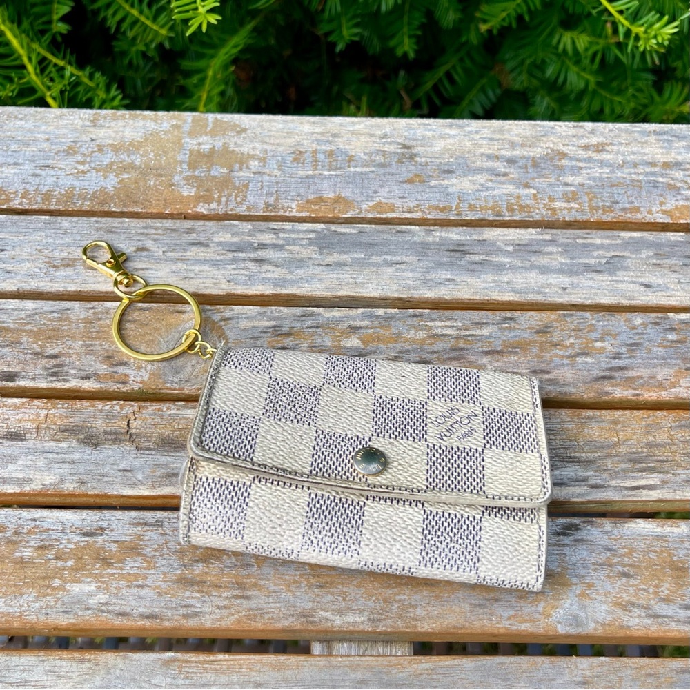 Louis Vuitton Damier Azur 6 Key Holder Wallet w/ Unbranded Keychain | Unisex